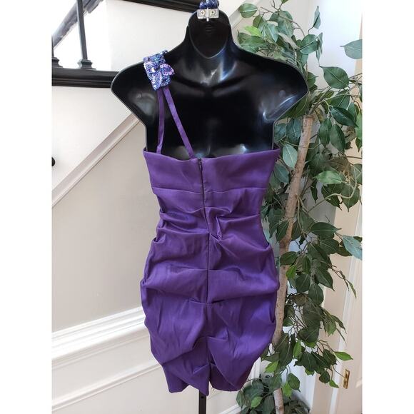 Blondie Cocktail Dress Womens Size 7 Purple Satin Beaded One Shoulder Back Zip - Picture 4 of 11